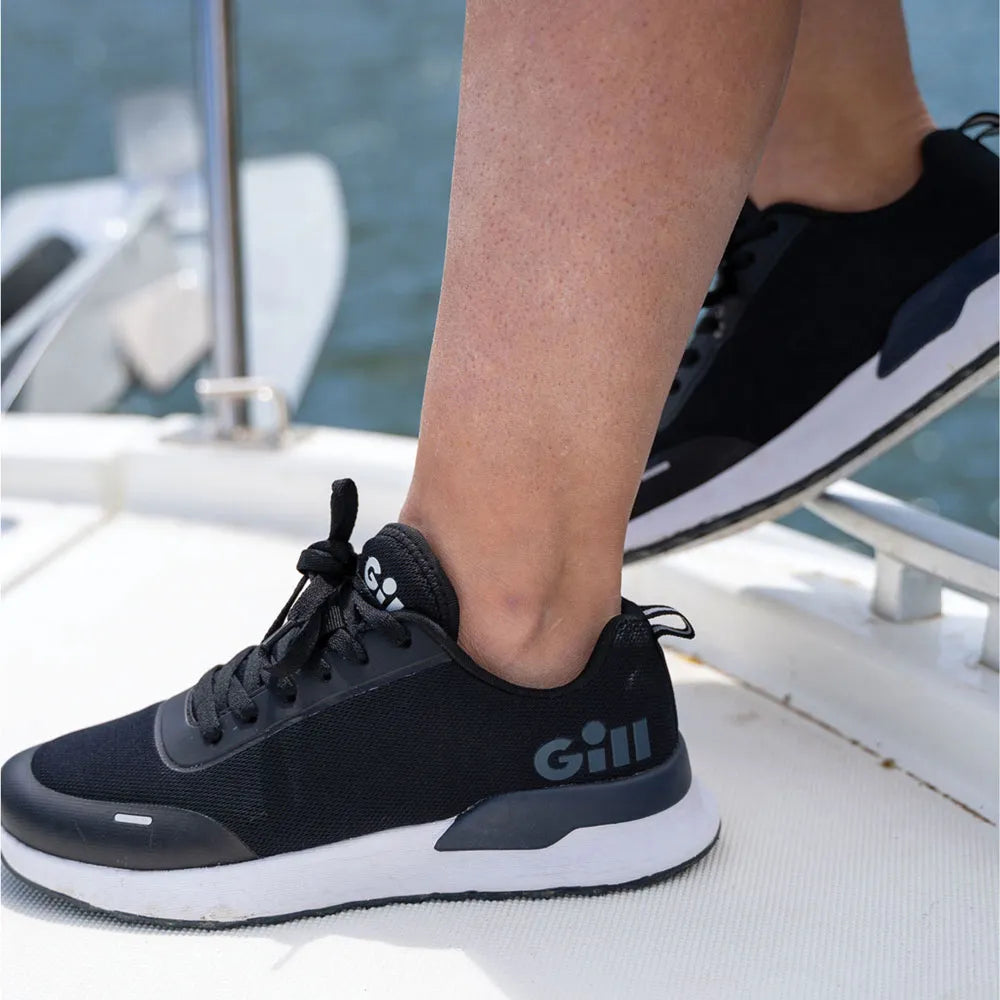 Gill Savona Trainer Black
